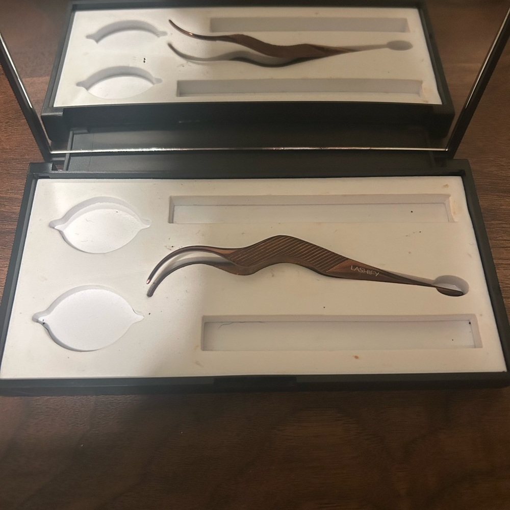 Lashify kit box and wand.